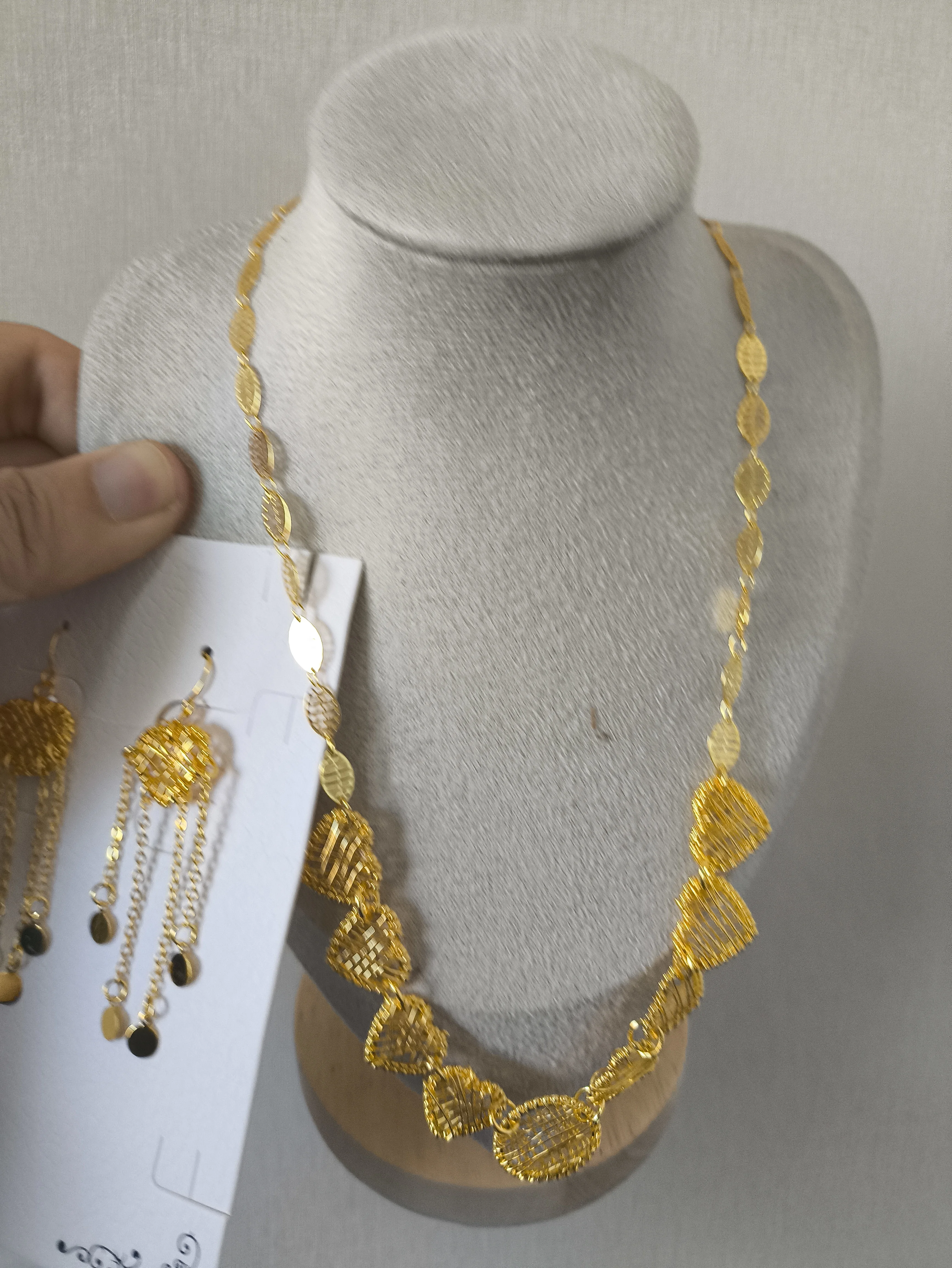 أزياء أفريقيا دبي فرنسا 24K مطلية بالذهب قلادة وأقراط طقم مجوهرات لحفلات الزفاف والحب DD10853