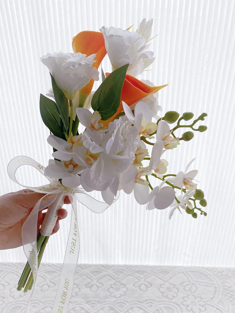

Korean small fresh feel tulip flower studio exterior wedding dress photo certificate wedding bride bouquet