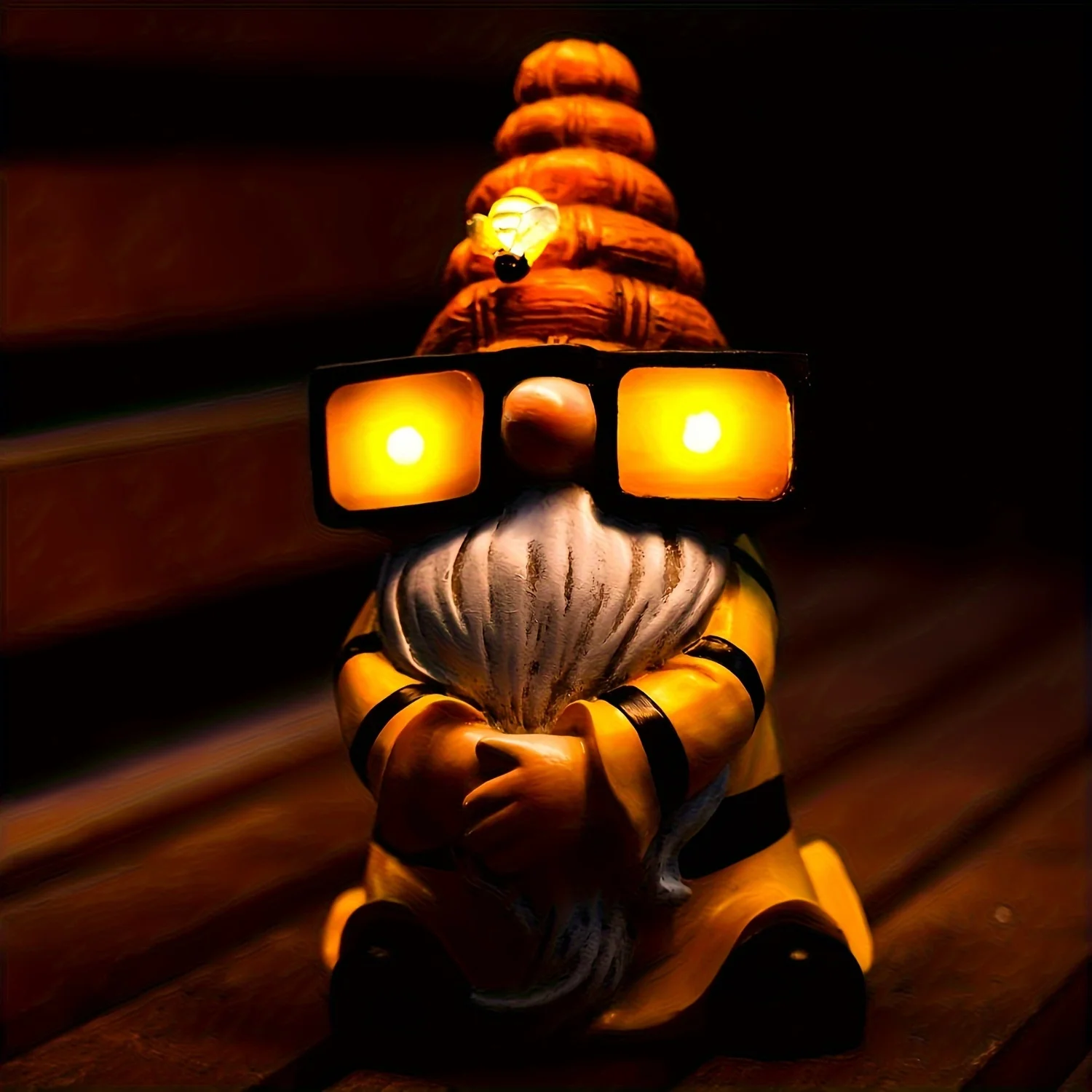 

Solar Garden Gnome Statue Light, Outdoor Decor Resin Bee Gnome Figurine, Outdoor solar powered bee dwarf wearing glasses statue