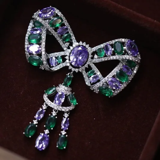 

Women's Light Luxury Inlaid Zircon Tassel Pendant Bow Brooch Fashionable Versatile Niche Design Brooch Daily Accessories