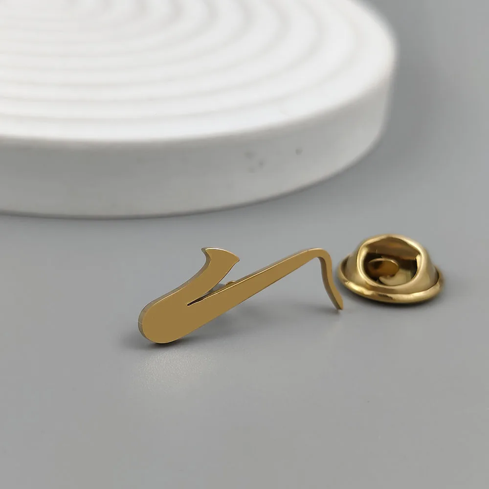 Symbole de musique de mode saxophone broche en acier inoxydable plaqué or, épingle à revers de costume pour hommes, boutons de chemise, boutons de manchette et ensemble de badges