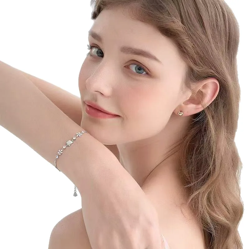 Miniso ضوء زهر الكرز كيتي سوار المرأة المتخصصة تصميم تنوعا سانريو محظوظ أربع أوراق التمساح سوار المرأة هدية