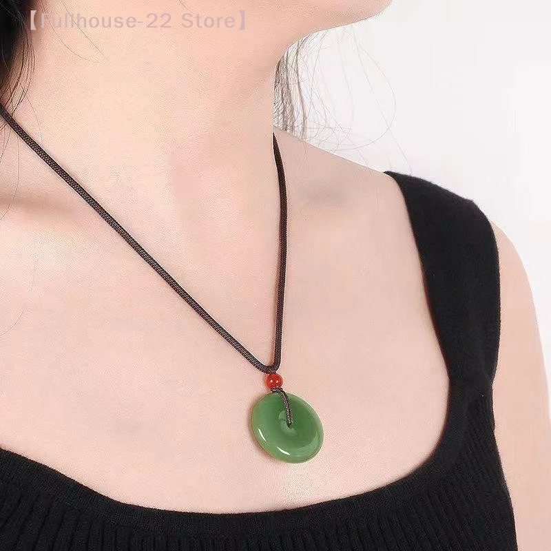【MAX-22】Collar con colgante de jade verde natural en forma de donut, adornado con detalles en verde hielo, joyería sencilla y moderna para mujeres y hombres, regalos.