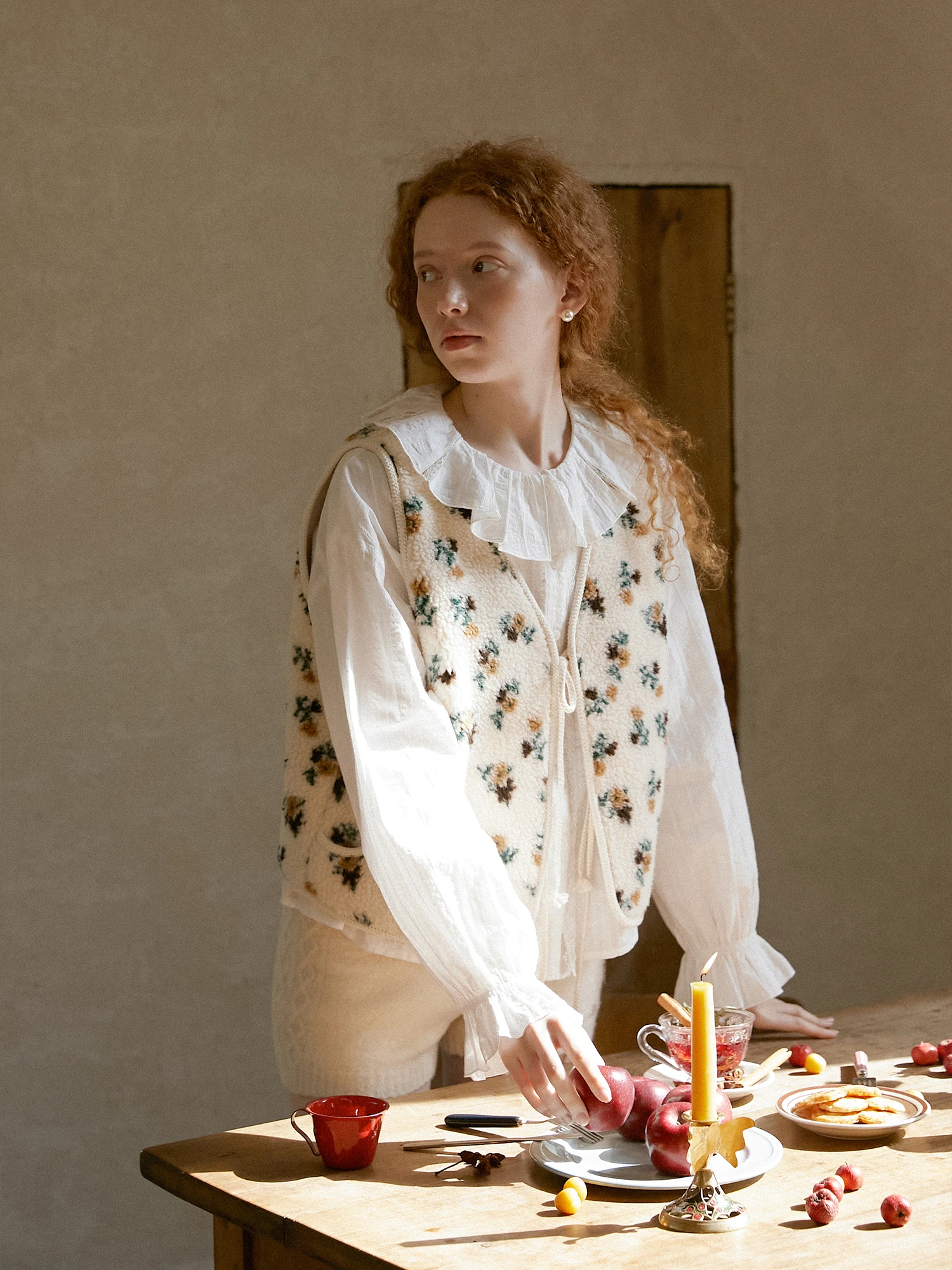 

LLANO Women's Lamb Velvet Vest with Belted Small Flower Design Nordic Retro Layered Innerwear Outerwear for Autumn Winter