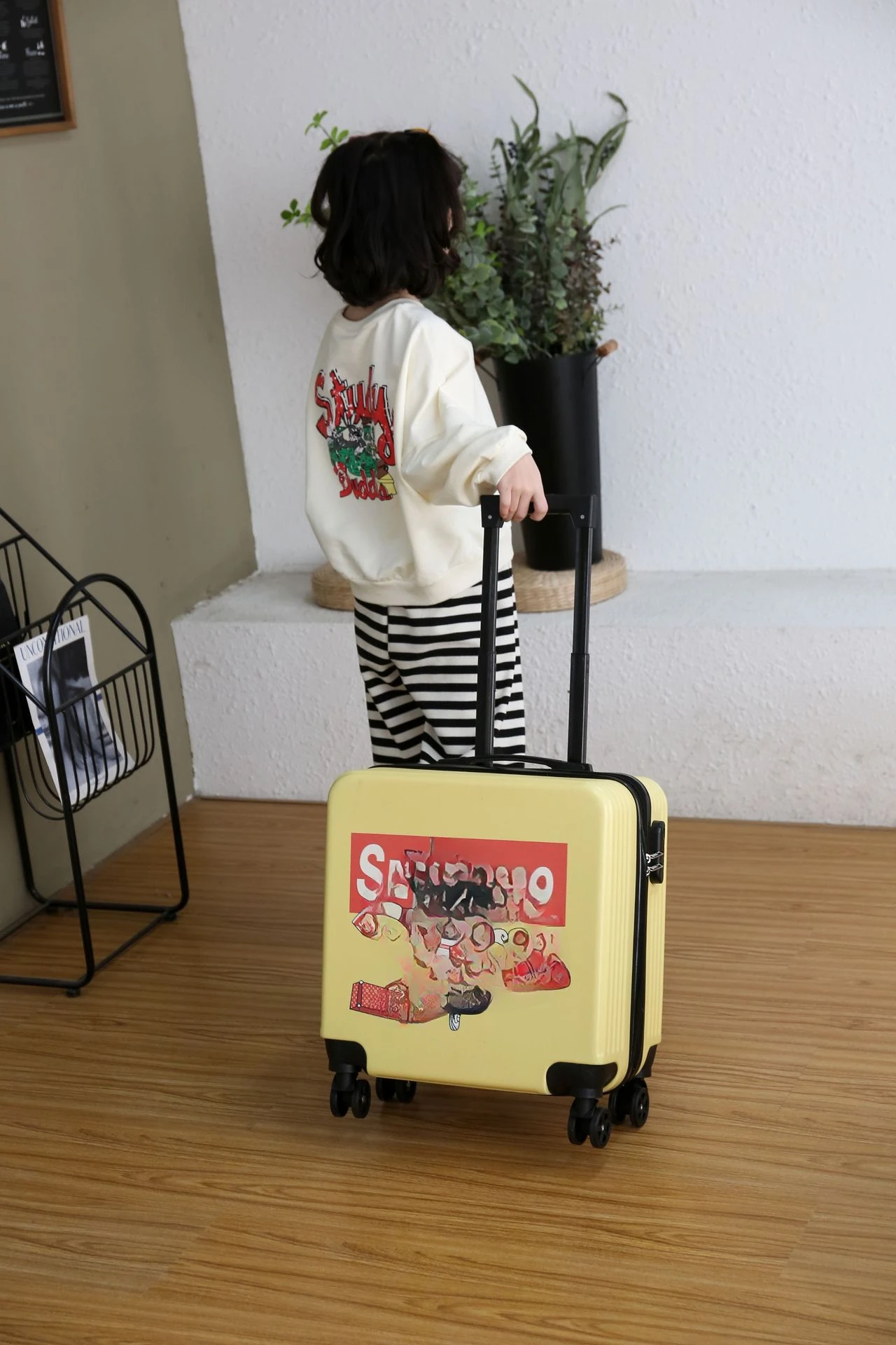 New Children's Trolley Box Cartoon Pattern Universal Wheel Elementary School Student Travel Box Password Luggage