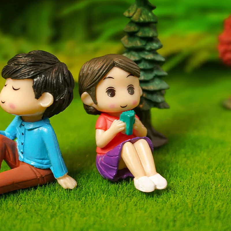 Cartoon Mini Lovers Couples Figurines Chair Micro Landscape Garden Bonsai Ornament Auto Interior Dashboard Accessories