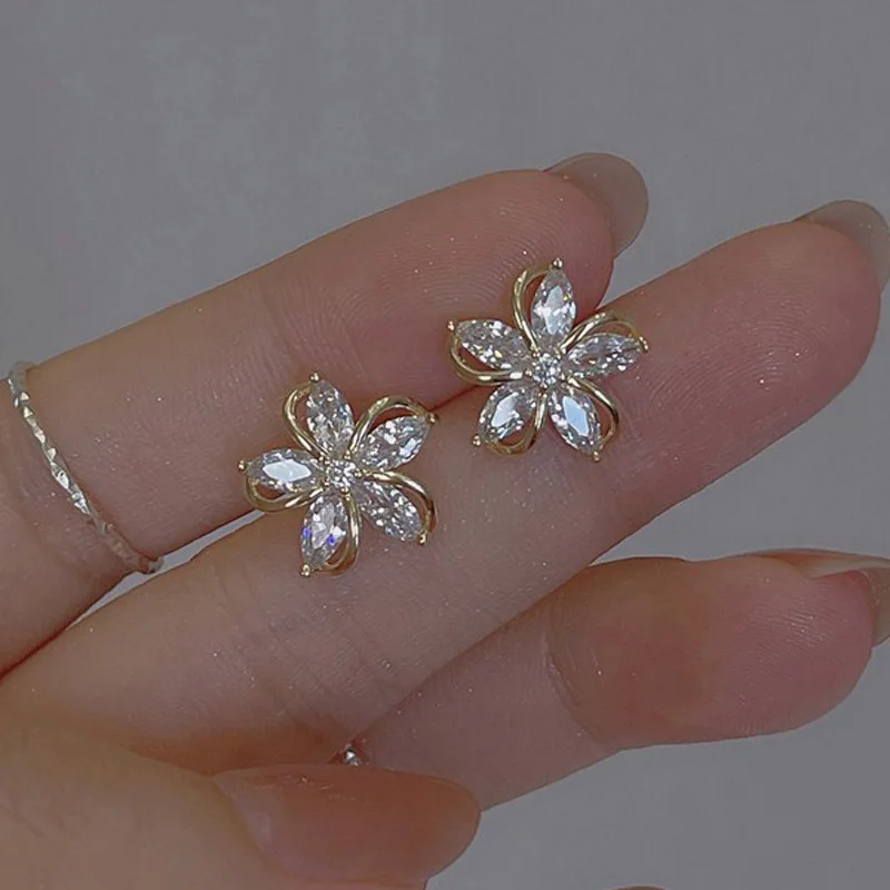 Dainty Flower Stud Earrings for Women Piercing Cartilage Ear Ring Cute Zircon Gold Color Women\'s Aesthetic Jewelry Gift