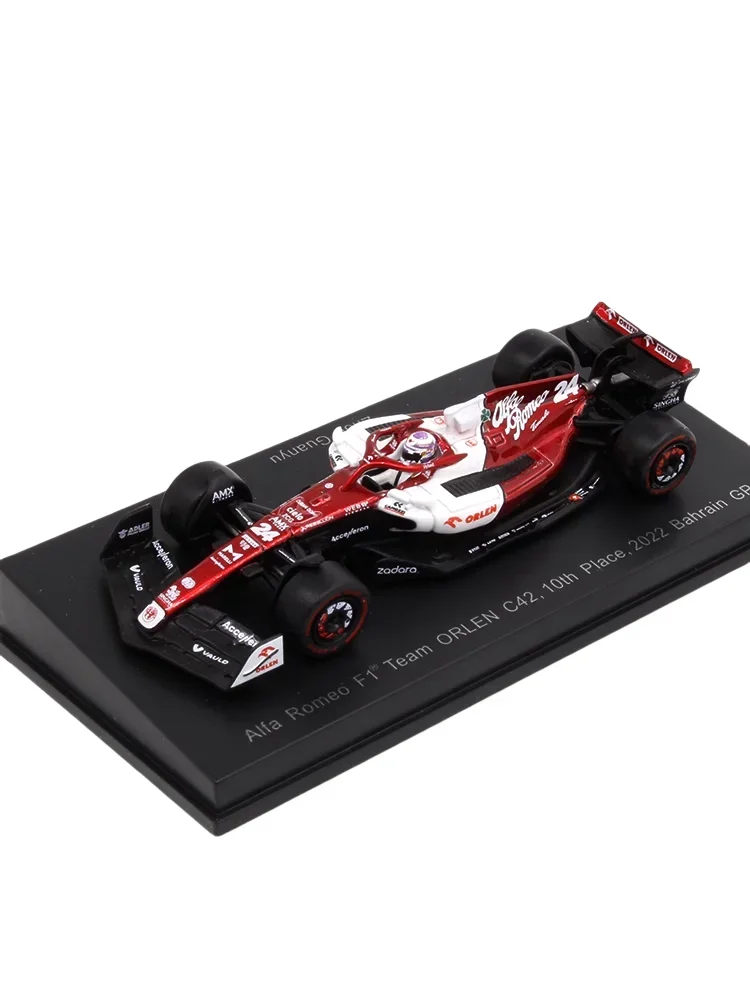 Scale model 1:64 Alpha C42 2022 F1 Grand Prix Bahrain Week Crown Yu Bottas diecast alloy model Collection presents for children.