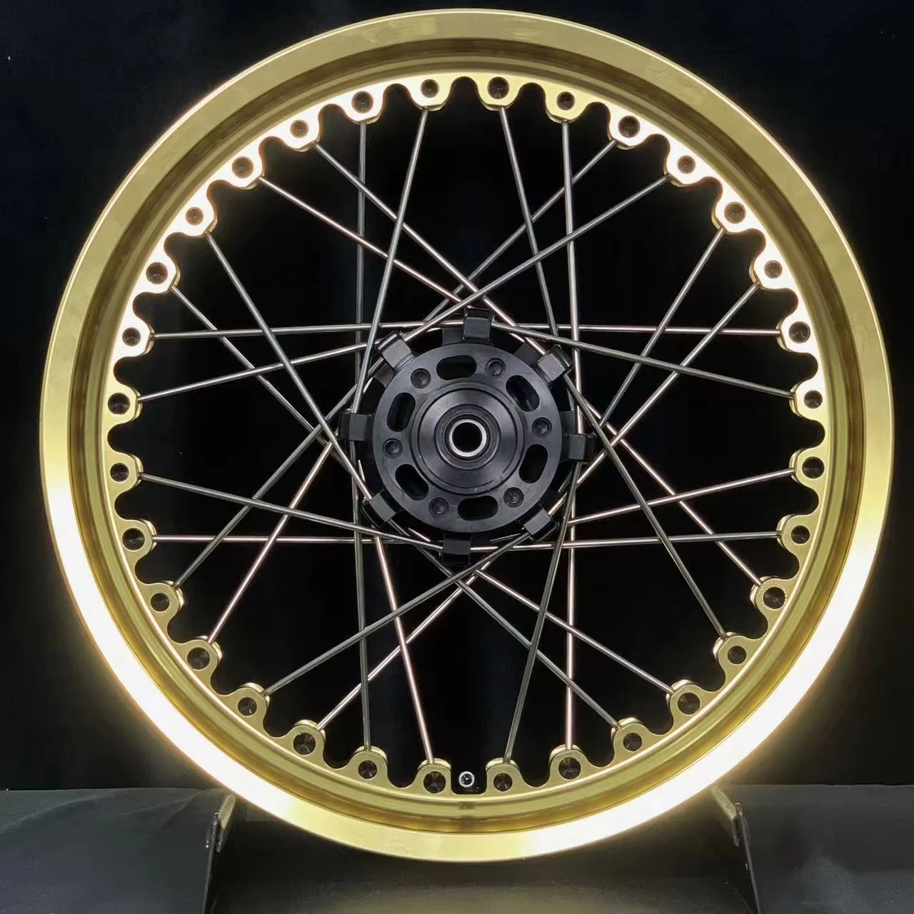 

Высококачественные высококачественные индивидуальные анодированные кованые мотоциклетные колеса из алюминиевого сплава для RC390 (старая модель)