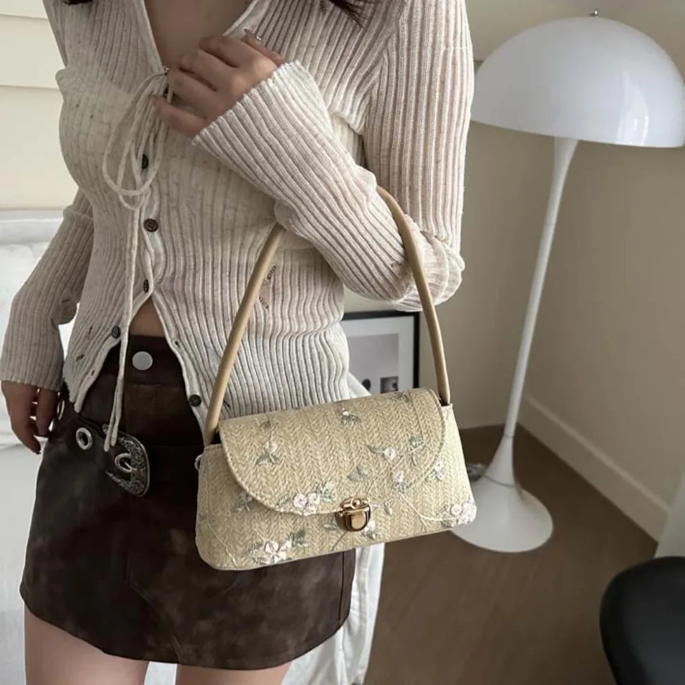

Elegant Grass Woven Shoulder Bag Large Capacity Beige Beach Straw Hobo Embroidery Khaki Lace Woven Underarm Bag Party