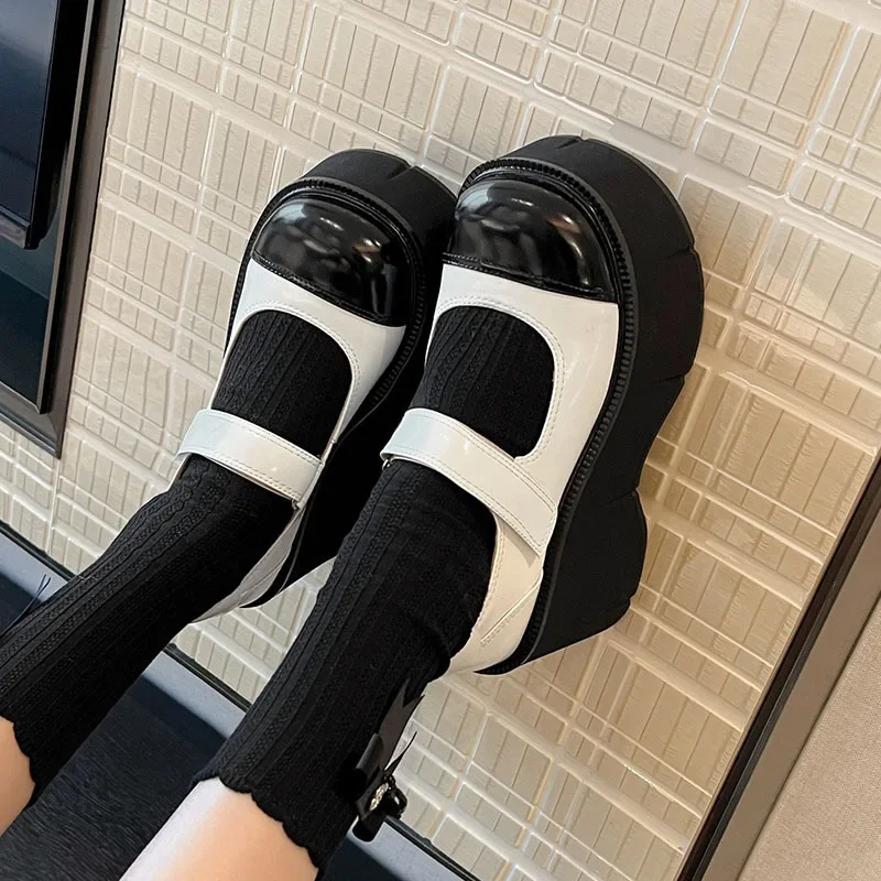 2025 primavera colores mezclados plataforma de piel de vaca zapatos Mary jane punta redonda cuñas con cordones bombas de gran tamaño