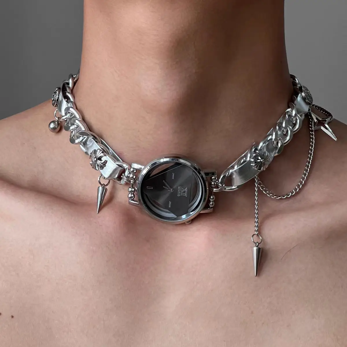 فضي اللون هندسية مثلث جولة الهاتفي قلادة y2k ساعة جلدية قلادة Cyberpunk المختنق الأزياء والمجوهرات هدية