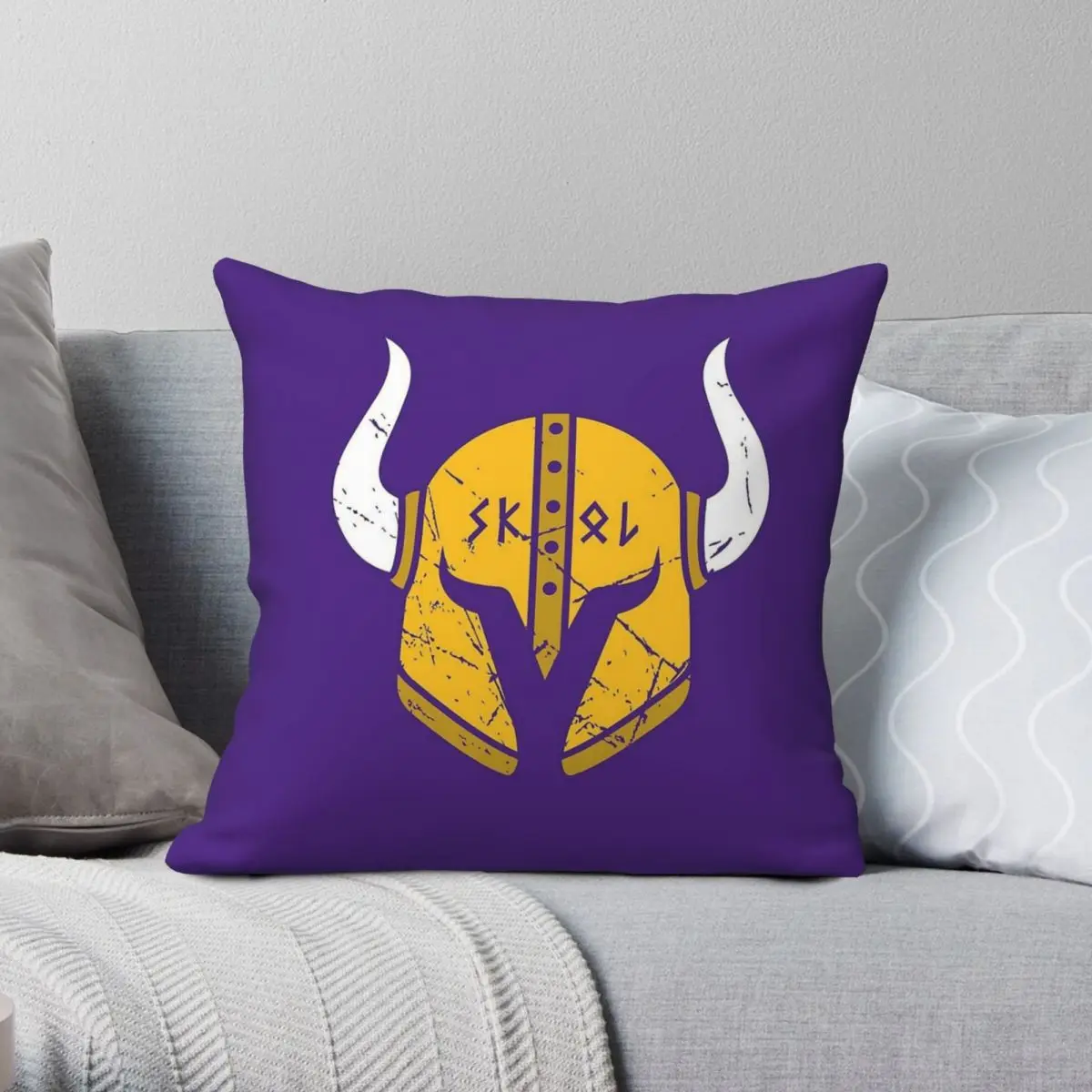 

Skol Helmet Square Pillowcase Polyester Linen Velvet Creative Zip Decorative Throw Pillow Case Sofa Seater Cushion Cover
