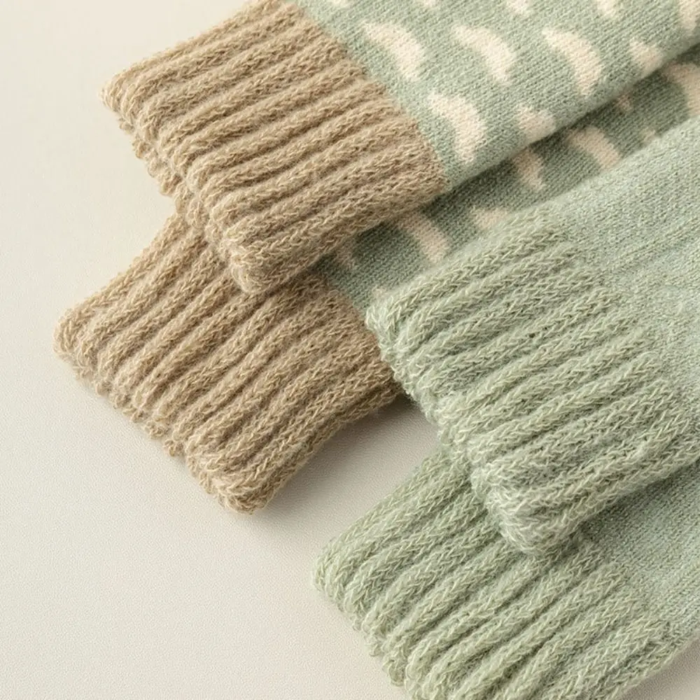 

4Pairs Simple Stripe Grid Thickened Socks Sleeping Mid-tube Floor Socks Winter Hosiery Warm Socks Women For Girls