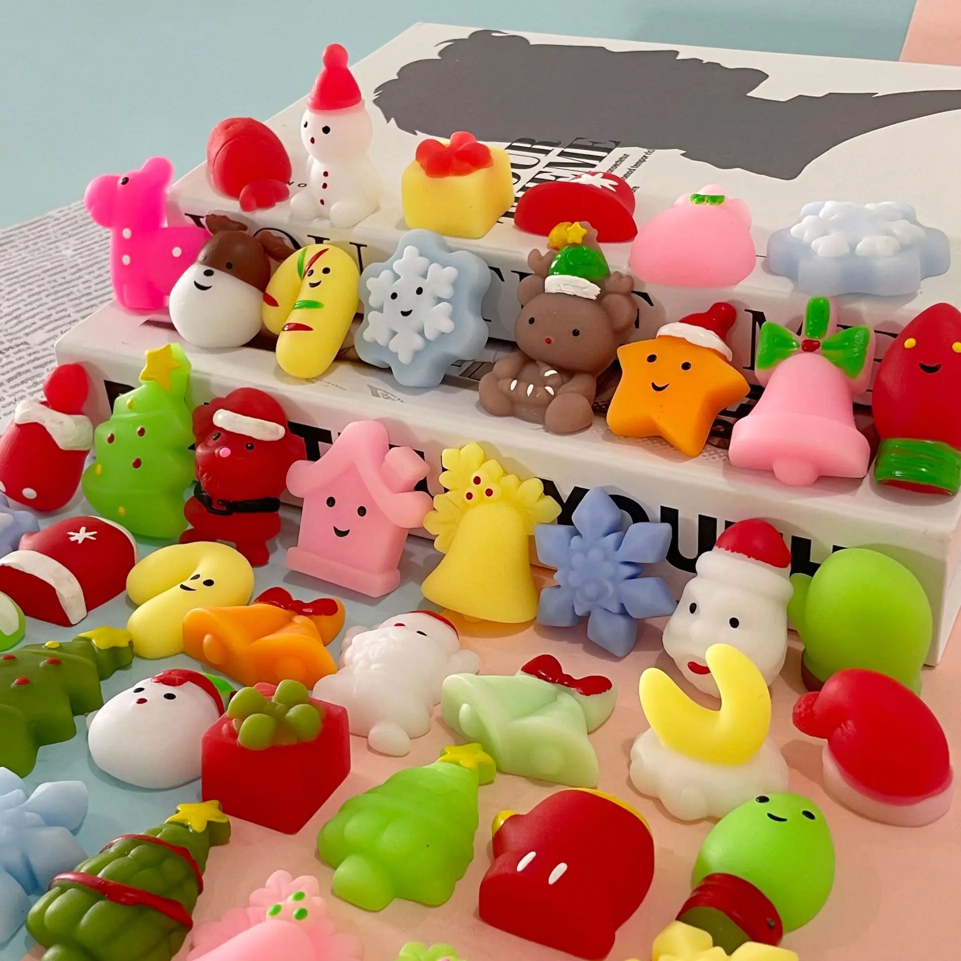 Bonhomme de neige mignon, arbre de noël, élan, flocon de neige, jouet à rebond lent, poupée de dessin animé, soulagement du Stress, pincement, cadeau pour enfants, 10 pièces