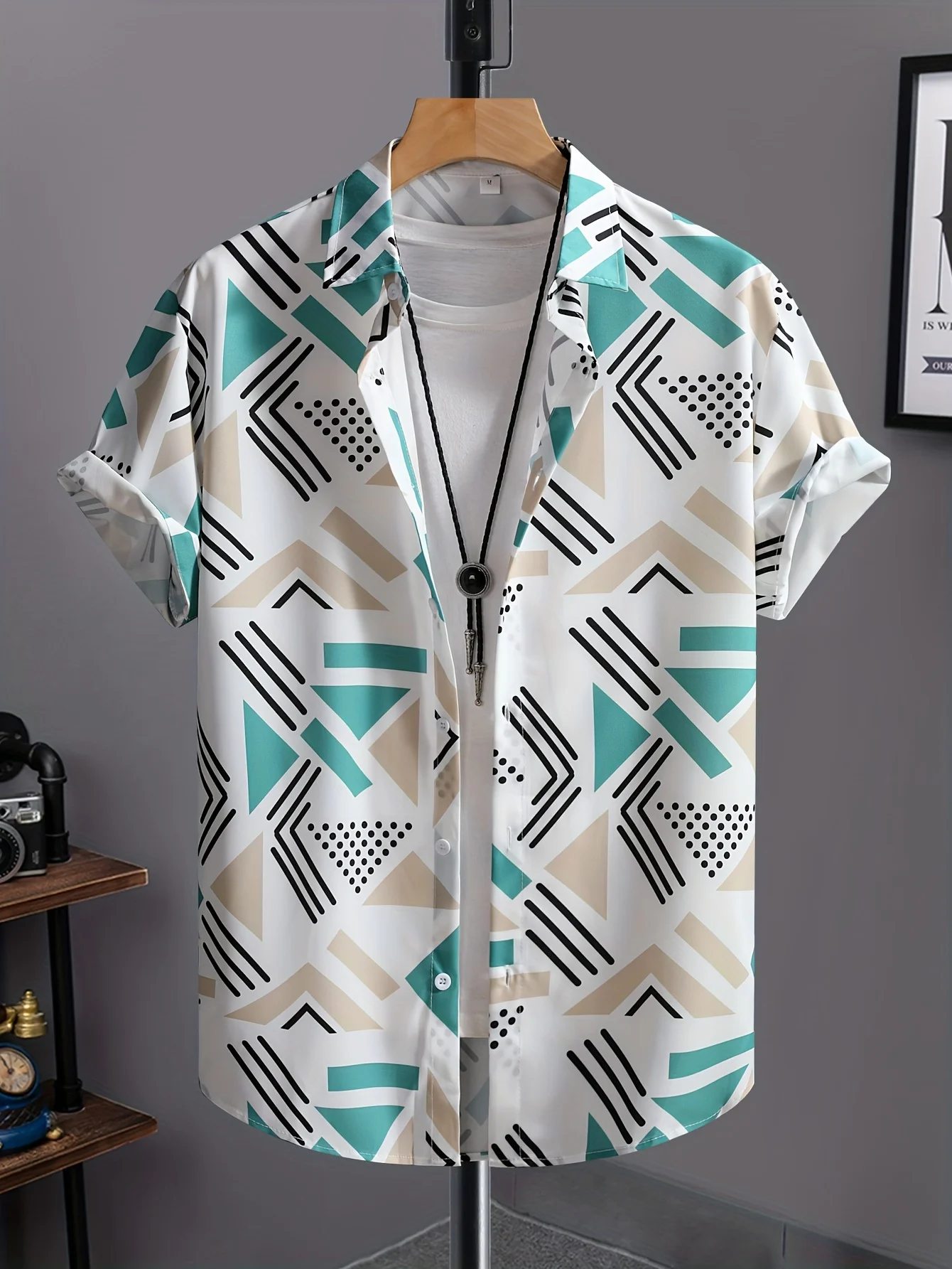 The new men's short-sleeved shirt for summer 2025 is breathable lightweight casual and fashionable with 3D printing