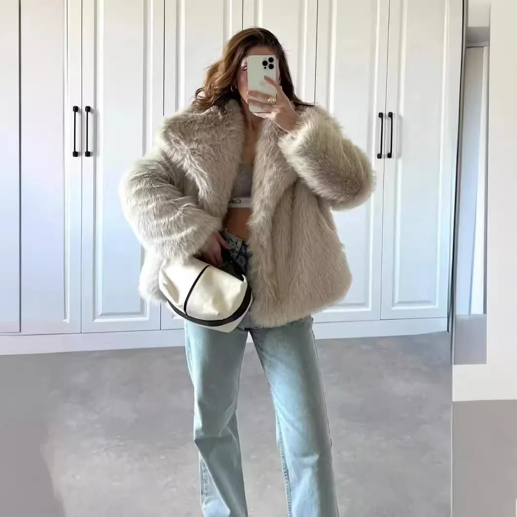 

2025 Autumn and Winter New Women's Clothing Faux Fur Skim Collar Jacket Women's Imitation Fox Fur