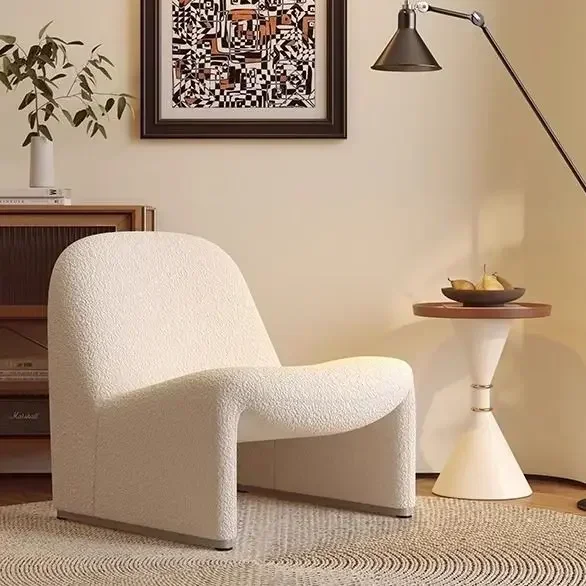 Leichtes Einzelsofa, Wohnzimmer, Balkon, moderner, minimalistischer Designer, Freizeitstuhl, kreativer Internet Celebrity Hill