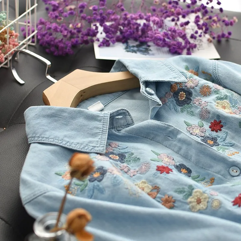 New Arts Style Spring Autumn Women Long Sleeve Turn-down Collar Cotton Denim Shirts Flower Embroidery Vintage Blouse Tops C717