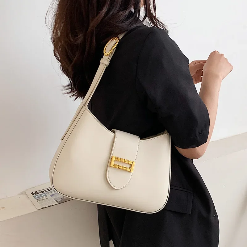 Women's  2024 New Autumn and Winter Crowd Design Dumpling Commuter Shoulder Bag Underarm  with Unique Storage Features