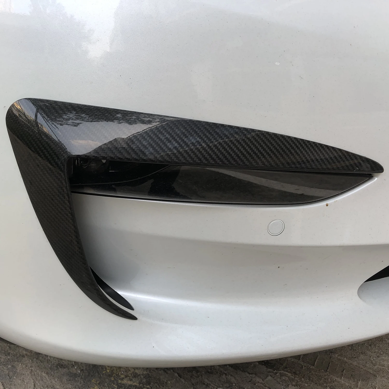 

For Tesla Model 3 2018 2019 Car Front Blade Trim Carbon Fiber Eyebrow Wind Knife Bumper Cover Sticker Fog Lamp Decoration