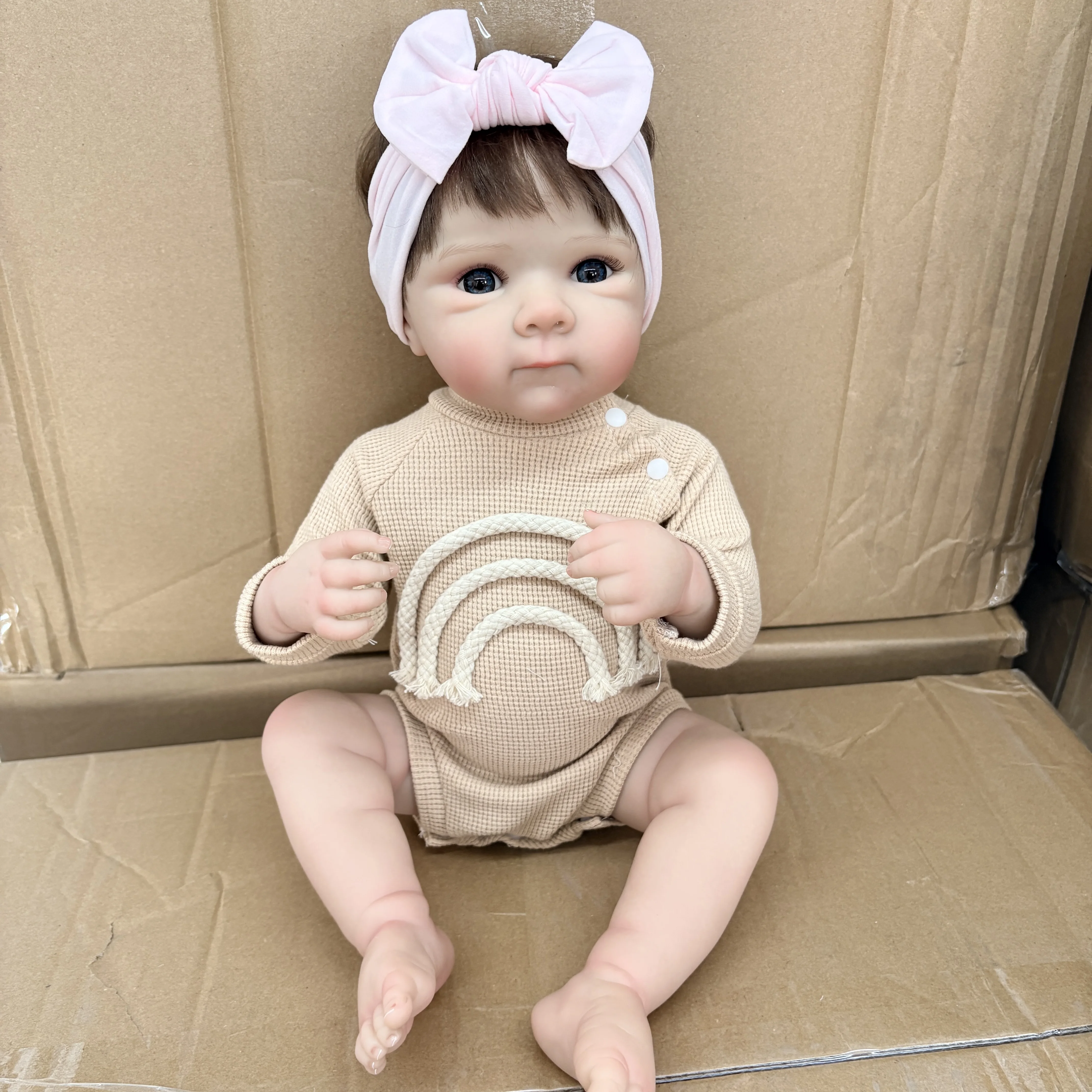 NPK 18' Realistisch Aussehende Vollvinyl-Fertigpuppe Reborn Bettie Kuscheliges Baby Mehrschichtige Bemalung 3D-Haut Venen-Details