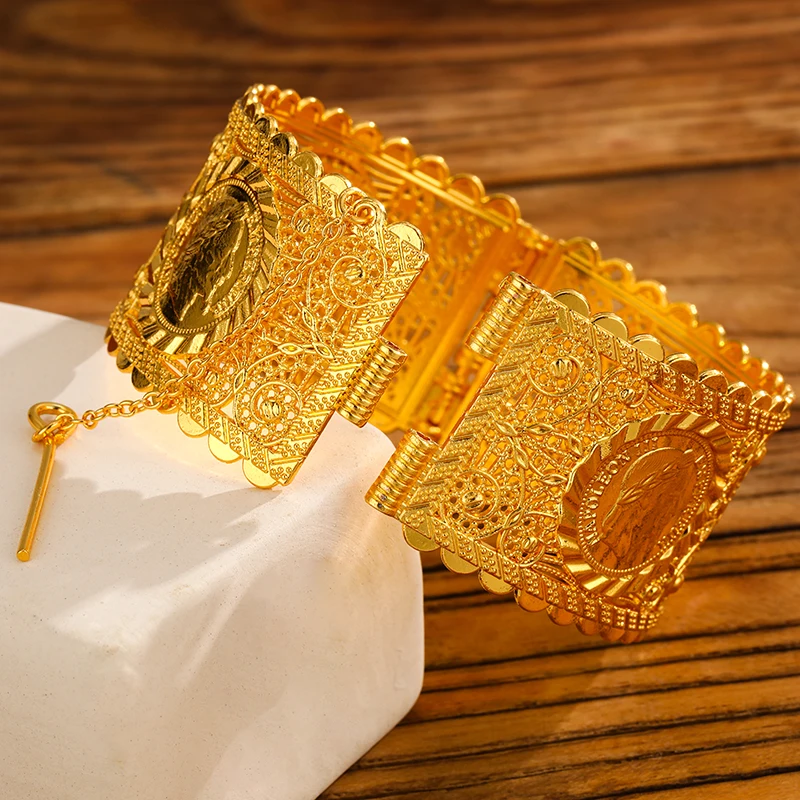 Vintage Münzmuster Manschettenarmband für Damen, Vergoldeter Hohler Metall-Breitarmreif Modischer Statement-Schmuck – Detail 16