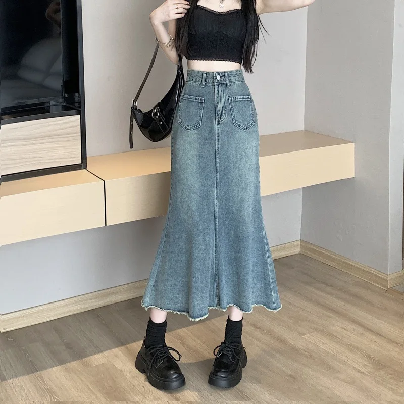 

2023 Autumn New High Waist Sexy Fashion Mid Length Dress with Raw Edge Fishtail Mid Length Retro Denim Skirt