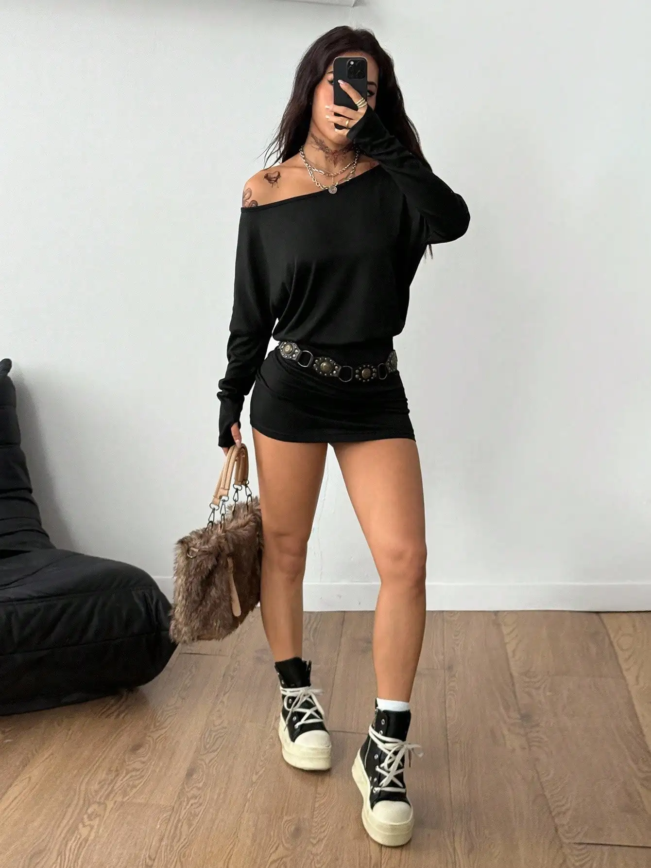 

Черное асимметричное мини-платье с открытыми плечами и рукавами-крылышками, повседневная уличная одежда