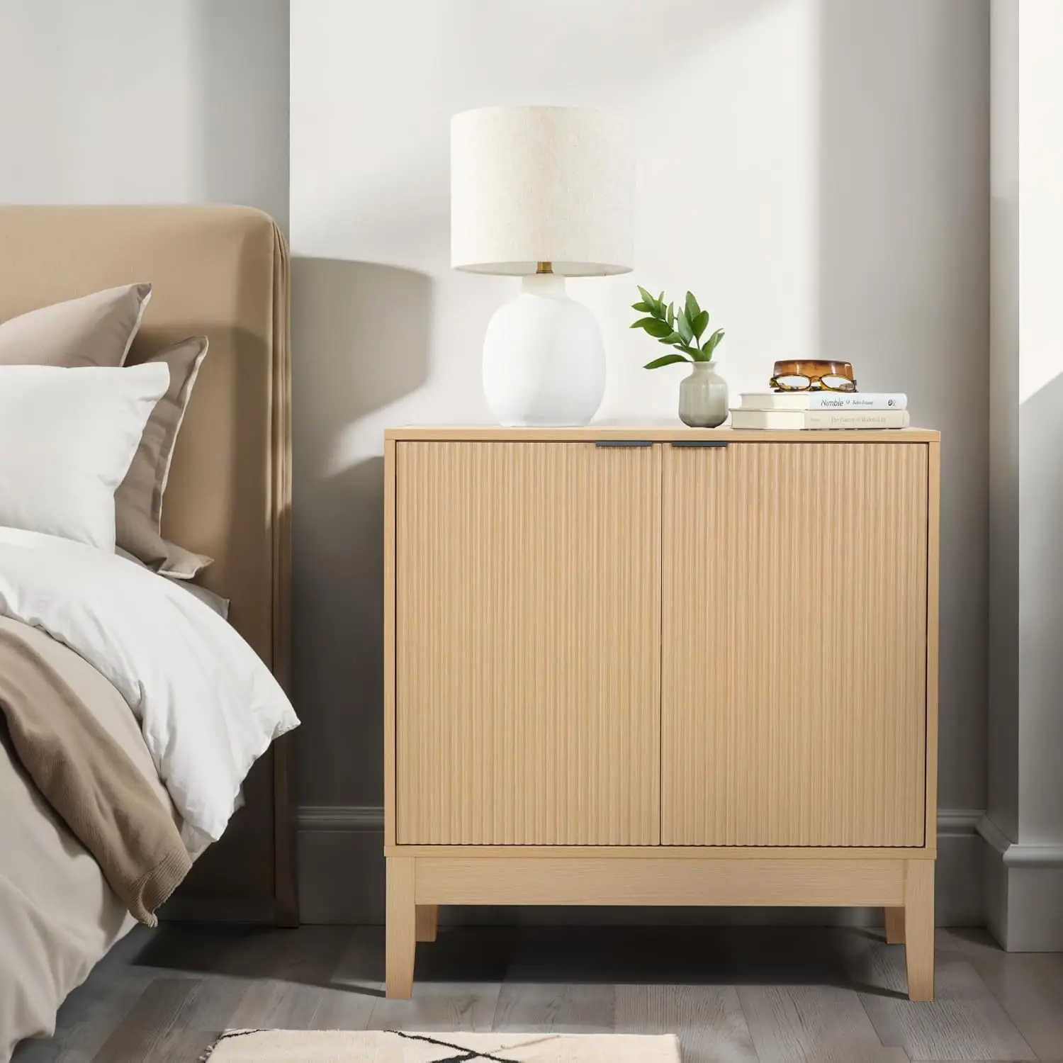2-Door ern Storage Cabinet, Buet, Sideboard, Media Cabinet, Cupboard, Entryway Accent Table, Bookcase w/Reeded Panels and Adjust