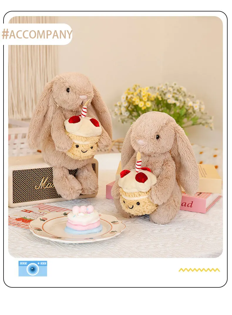 Neues Plüsch-Kaninchen-Spielzeug mit Blumenohren und Kuchenhaltendem Kaninchen – Niedliche Dekopuppe, Weiches Geburtstagsgeschenk für Kinder – Detail 1