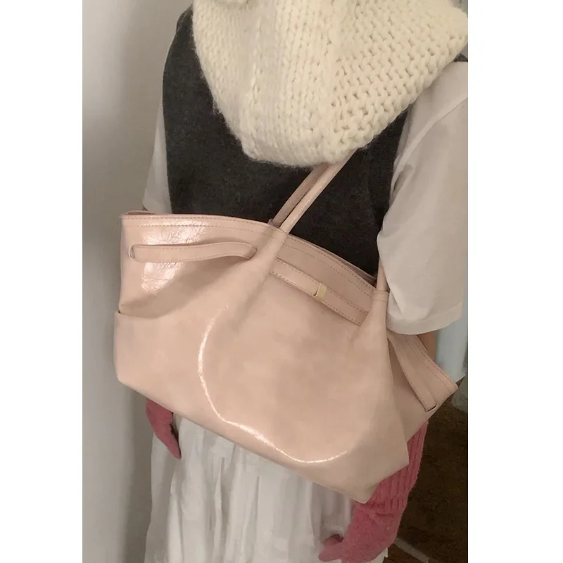 

Женская пригородная сумка большой вместимости, модная новинка 2025, сумка-тоут Sle, универсальная сумка на одно плечо, корейская мягкая сумка L...