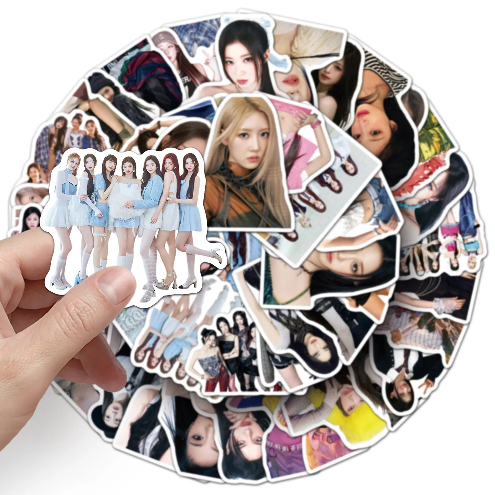 50 個ベイビーモンスター落書き韓国ガールグループスター装飾水カップ携帯電話ケースラップトップ防水ステッカー子供のおもちゃ