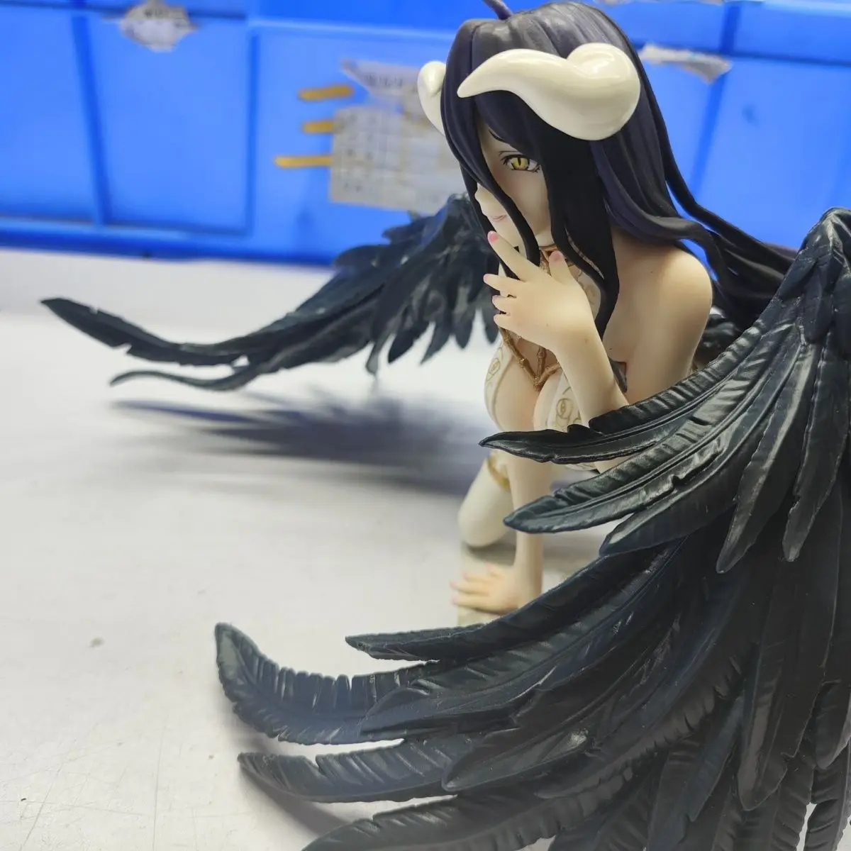 15 cm Overlord Albedo In Pyjama Knielende Positie Anime Meisje Figuur Model Standbeeld Jongens Collectie Desktop Decoratie Ornament Speelgoed