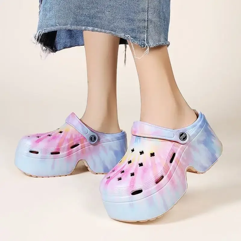 

Леопардовые сабо на толстой подошве для женщин, сандалии на массивной платформе с закрытым носком, лето 2022, женские тапочки на очень высокой танкетке