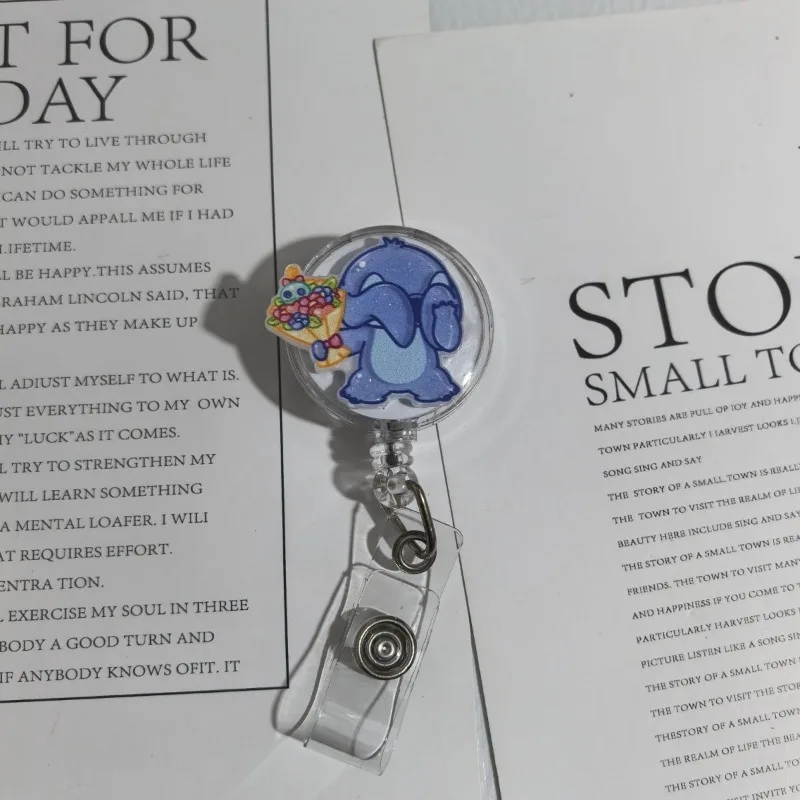 Disney Cartoon Animation Lilo & Stitch Gut aussehender Ausweis für Studenten, Krankenschwestern, einziehbarer Kartenhalter, Arzt, niedliches Lanyard-Abzeichen