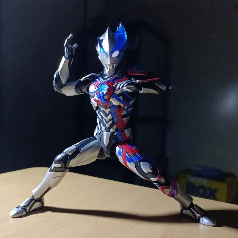 オリジナル Blokees ブロックマン伝説のアニバーサリーバージョンカスタムウルトラマンゼロ Z イルミネーションスーパーアクションフィギュアコレクションギフト