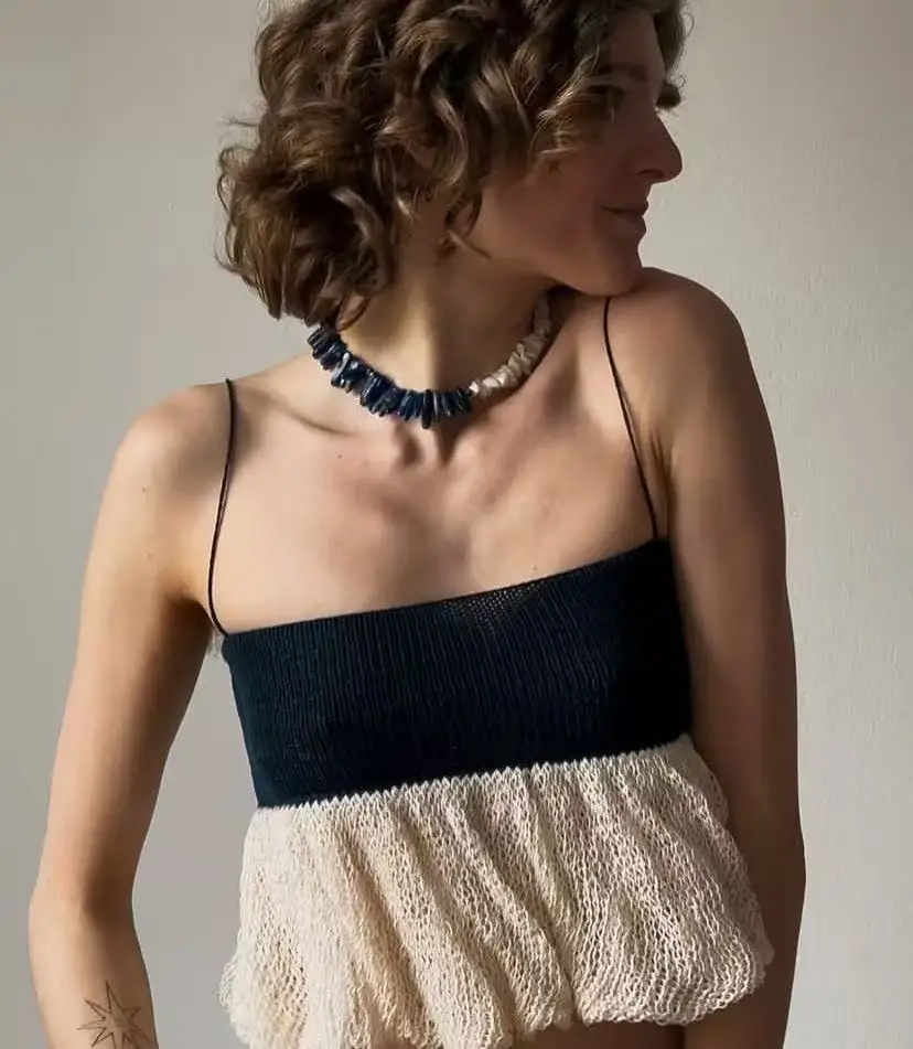 

New color blocking spliced camisole vest for women in summer, slim fit and versatile for outdoor wear design