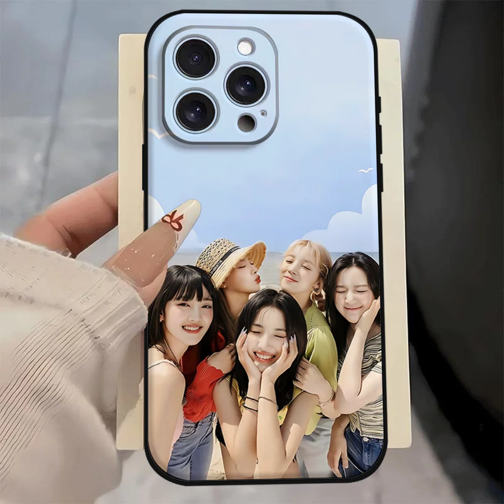 الكورية فتاة مجموعة G-idle جراب هاتف آيفون 16 15 11 13 14 برو ماكس 7 8 زائد X Xr Xs ماكس 12 البسيطة غطاء قذيفة سوداء #4