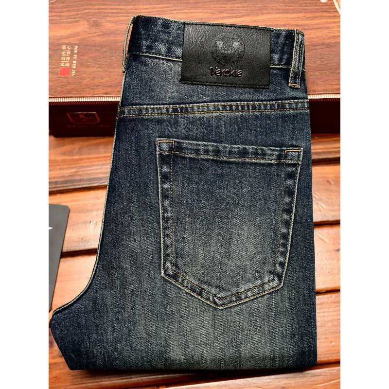 2025 الكورية نمط عصري جينز مطبوع الرجال سليم صالح نحيل الخريف ملابس للرجال موضة غير رسمية الشارع الرجعية السراويل الطويلة