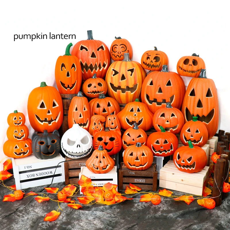 Halloween pumpkin lantern props and decorations Outdoor scene layout with hollowed out and glowing pumpkin Shopping mall decor