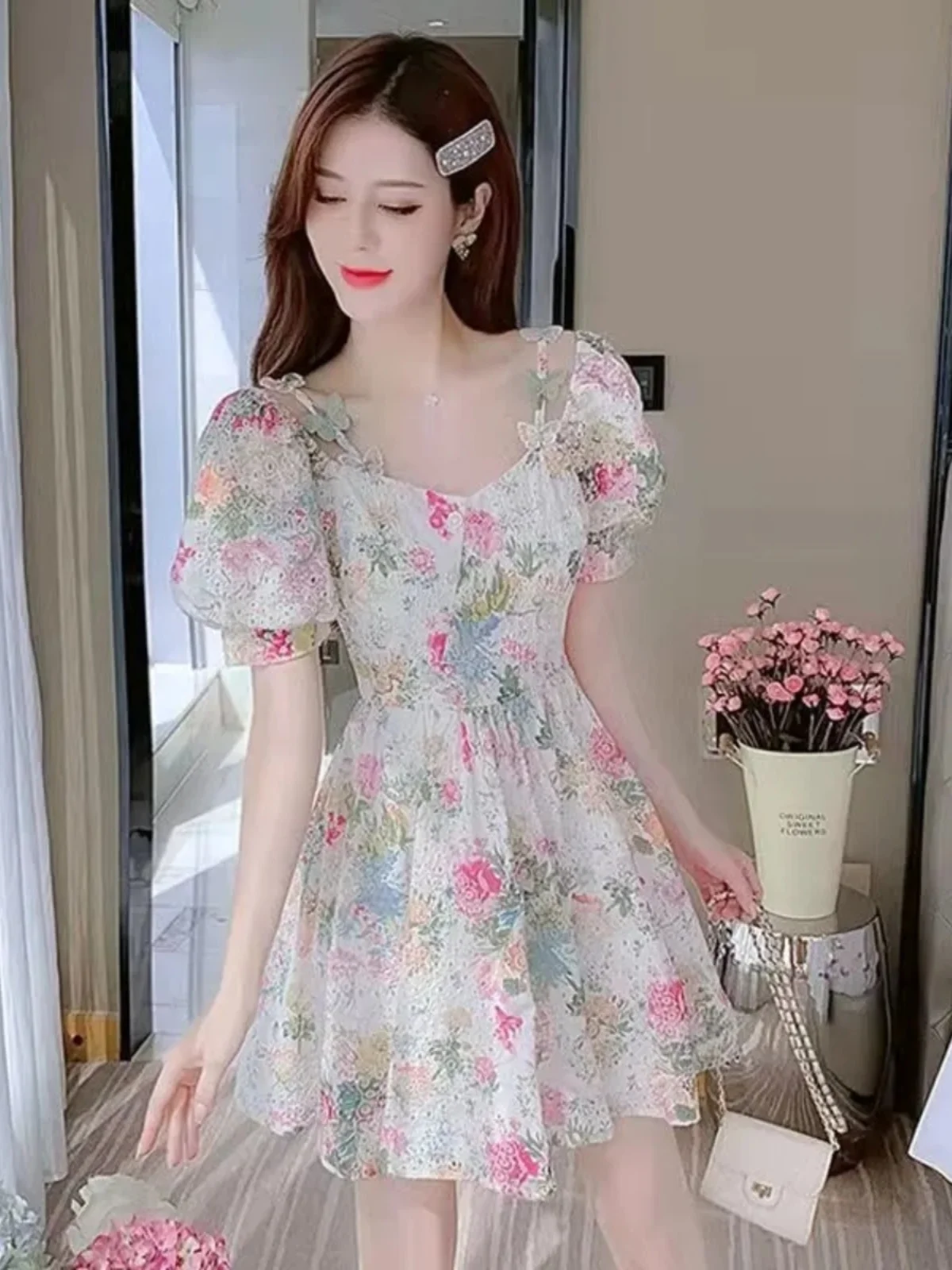 夏の花柄ミニドレス Vネック半袖 ウエストシェイプAライン フェアリースカート エレガントで優しいスタイル レディース服