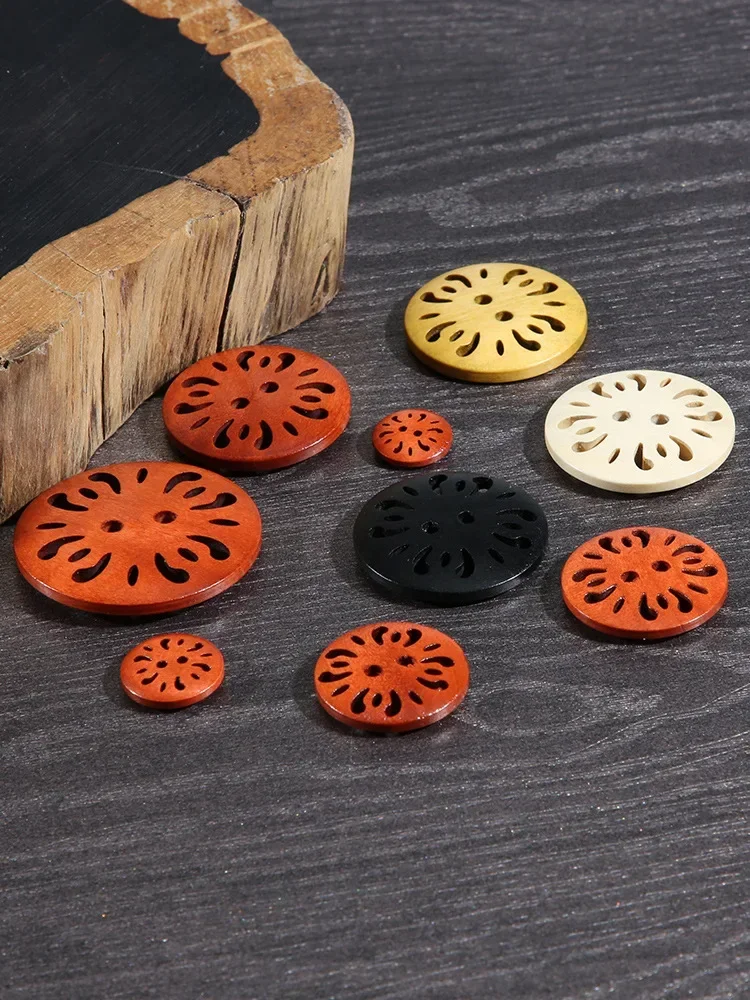 100Pcs Carved Wood Buttons for Clothing Sweaters Jackets Vintage Round Buttons for Kids Cardigans Sewing Accessories Wholesale