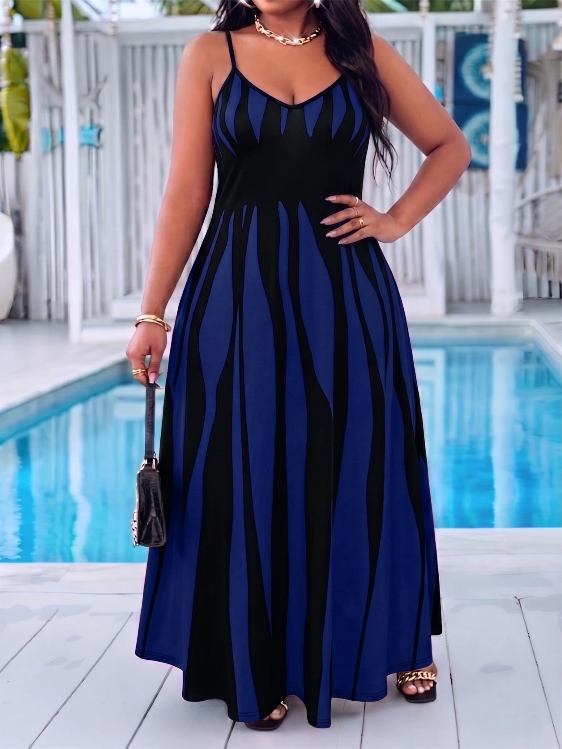 Stilvolles Maxikleid für Damen in Übergrößen mit elegantem Streifendesign für mühelose Sommermode – Detail 1