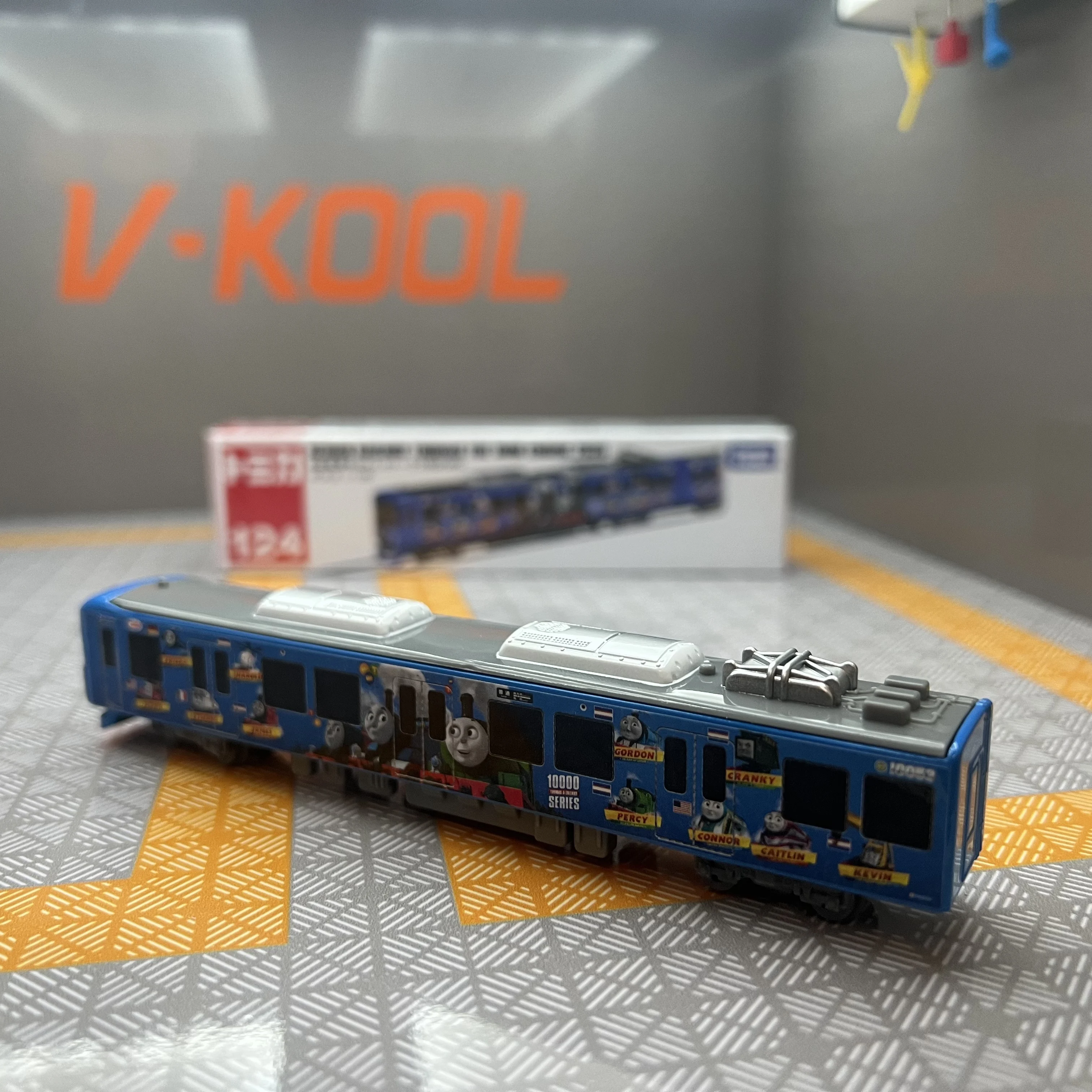 Takara Tomy Tomica Tipo largo Tomica No. 124 Keihan Tren Thomas el motor de tanque 2020 Vehículo de aleación Modo de metal fundido a presión