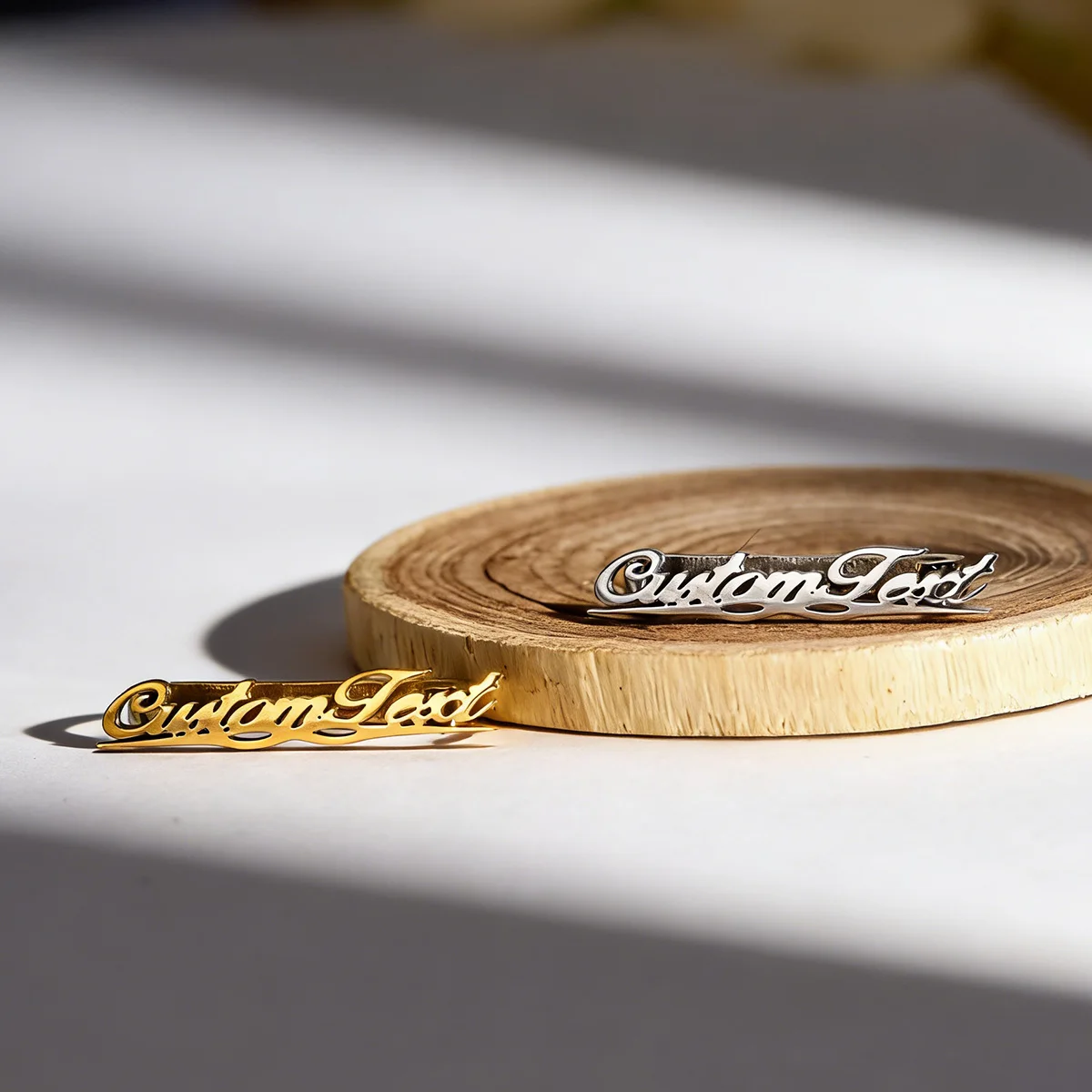 

Кольцо-часы QIAMNI с индивидуальной гравировкой для женщин и мужчин, из нержавеющей стали, с персонализированным буквенным ремешком, браслет-шарм, украшение на день рождения