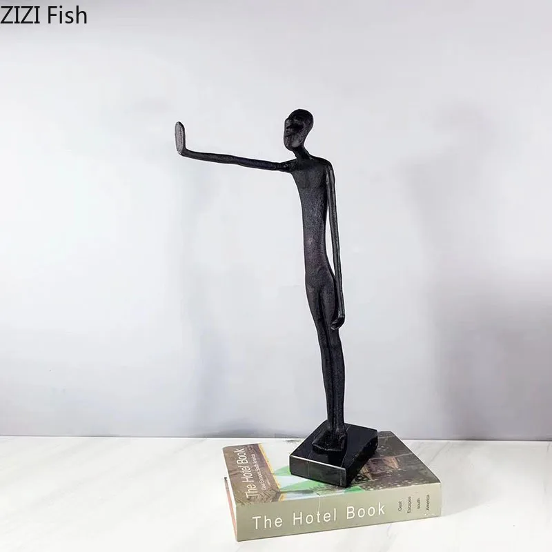 

Абстрактная статуя стоящего персонажа, ремесленные украшения для стола, креативные украшения, фигурки, металлическая скульптура, эстетический декор для комнаты