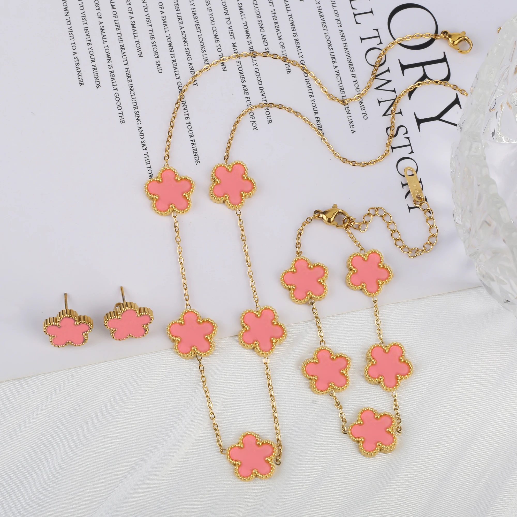 3pc 18k Gold-Plated Five-Leaf Flower Necklace Earrings Bracelet Set