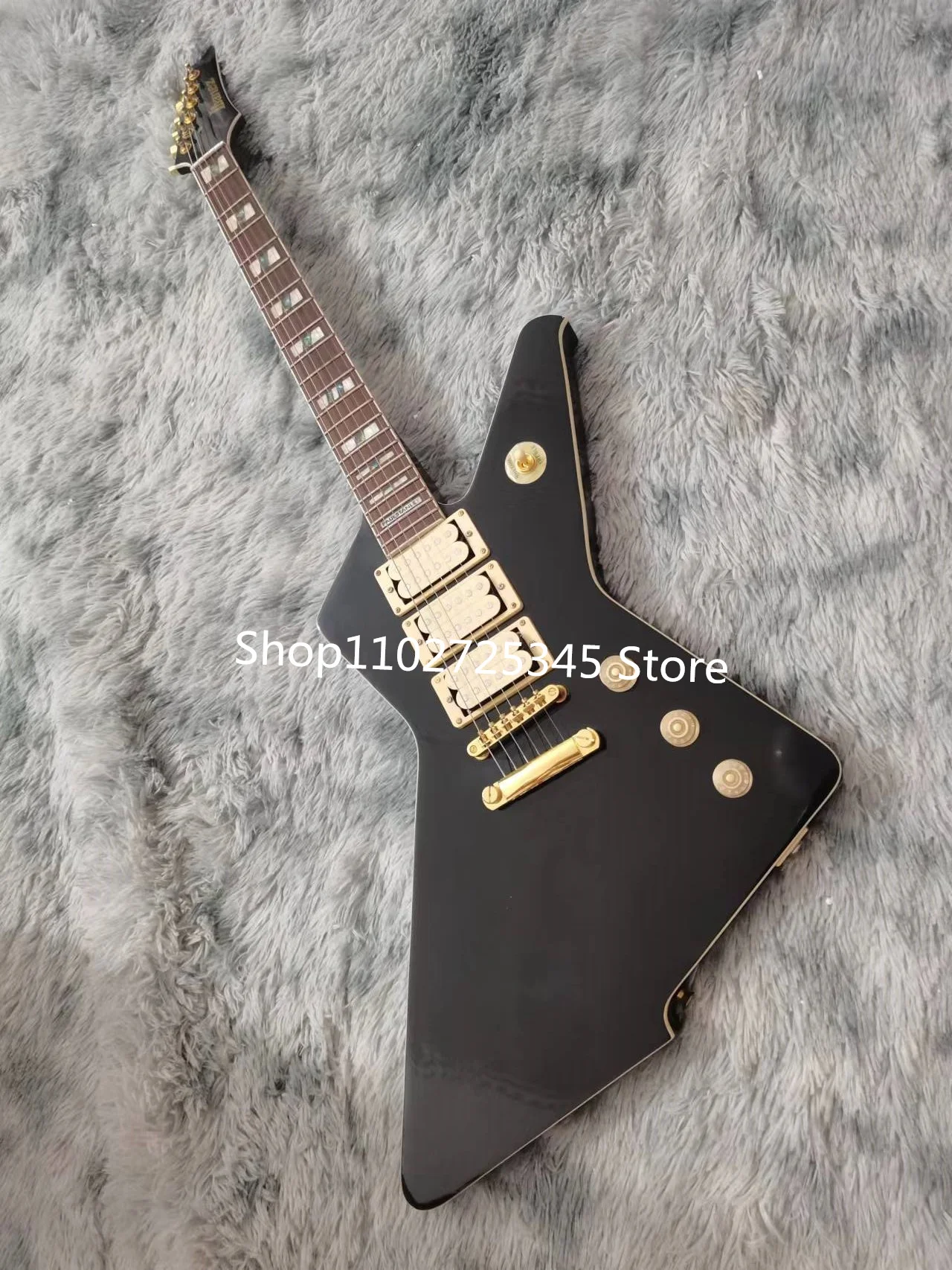 

Electric Guitar with 6 Strings, Rose Wood Fingerboard, Gold Accessories, Fixed Bridge, Free Shipping