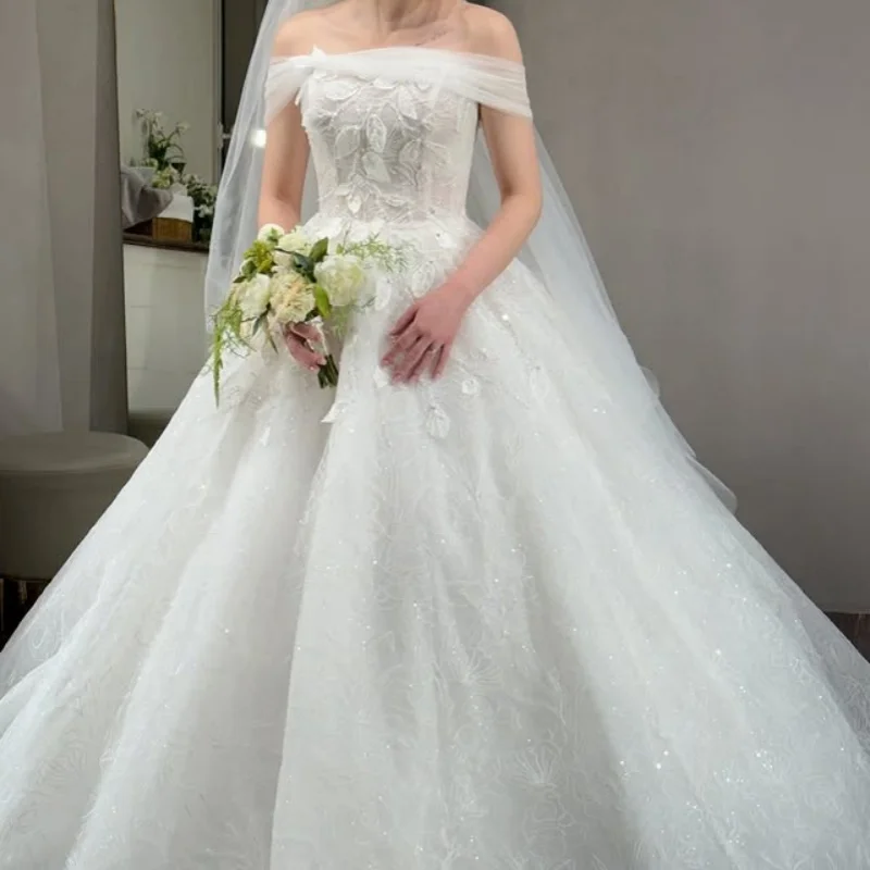 

Customized Shiny Lace ivory white Ball Gown Royal Wedding Dresses Sweetheart applique decal Long sleeves Made Robe De
